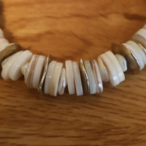 Banana Republic Shell Disc Bracelet Coastal Boho Beach Vacation Earthy Neutral - Picture 2 of 5